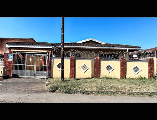 3 BEDROOM HOUSE FOR SALE IN PALMVIEW